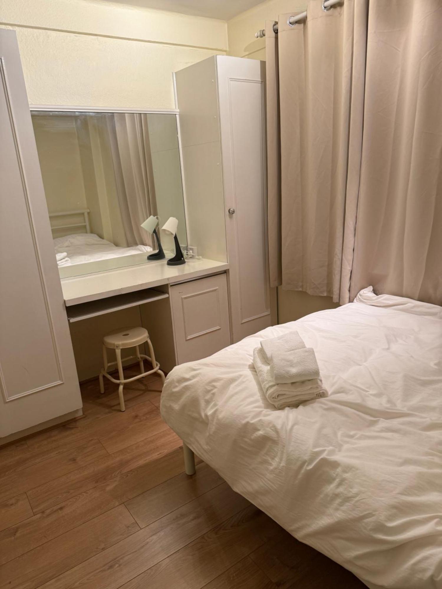 Spacious 2 Bed Flat Grade 2 Art Deco Building Londres